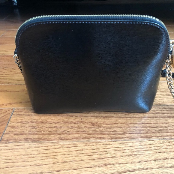 MICHAEL Michael Kors Black Textured Patent Leather Gold-tone Cindy Crossbody Bag - Picture 4 of 10